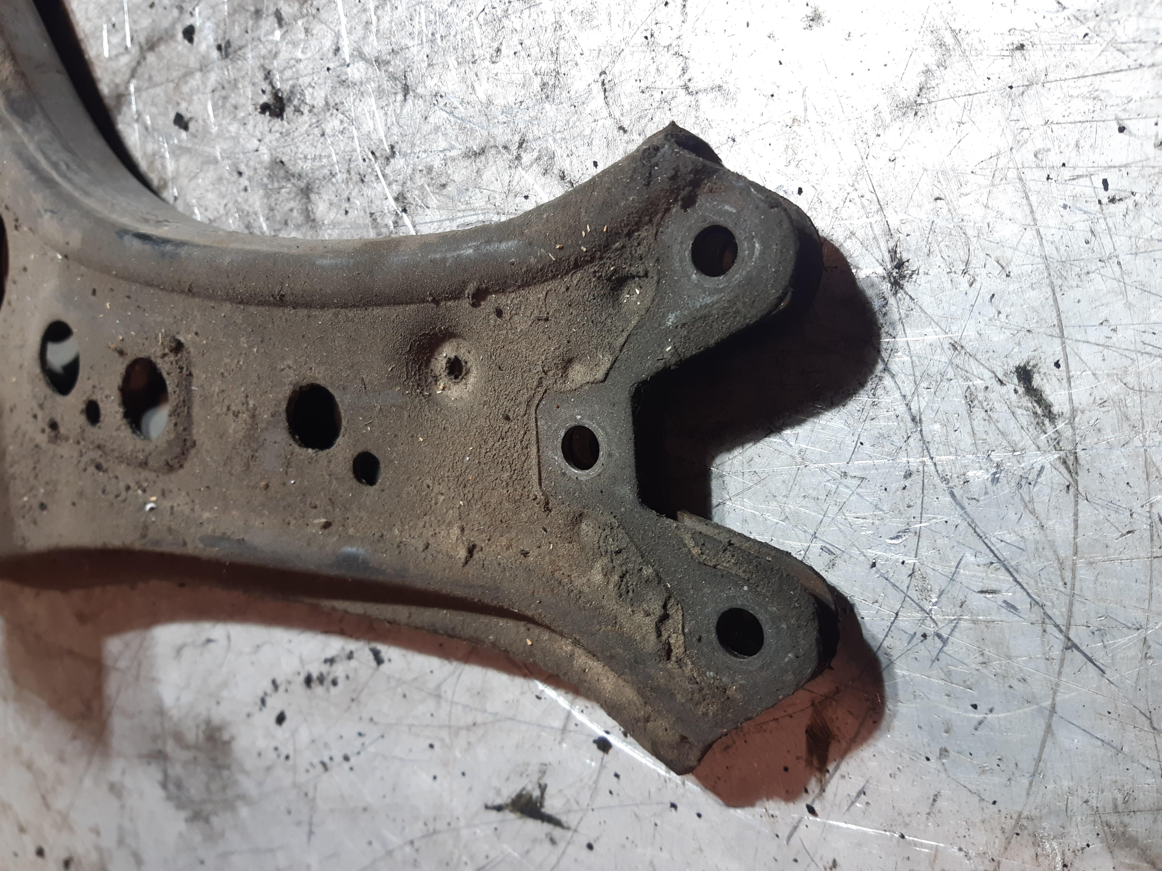 TRAPEZIO ANTERIORE DESTRO VW FOX 1.0B 3 CILINDRI MECC3522