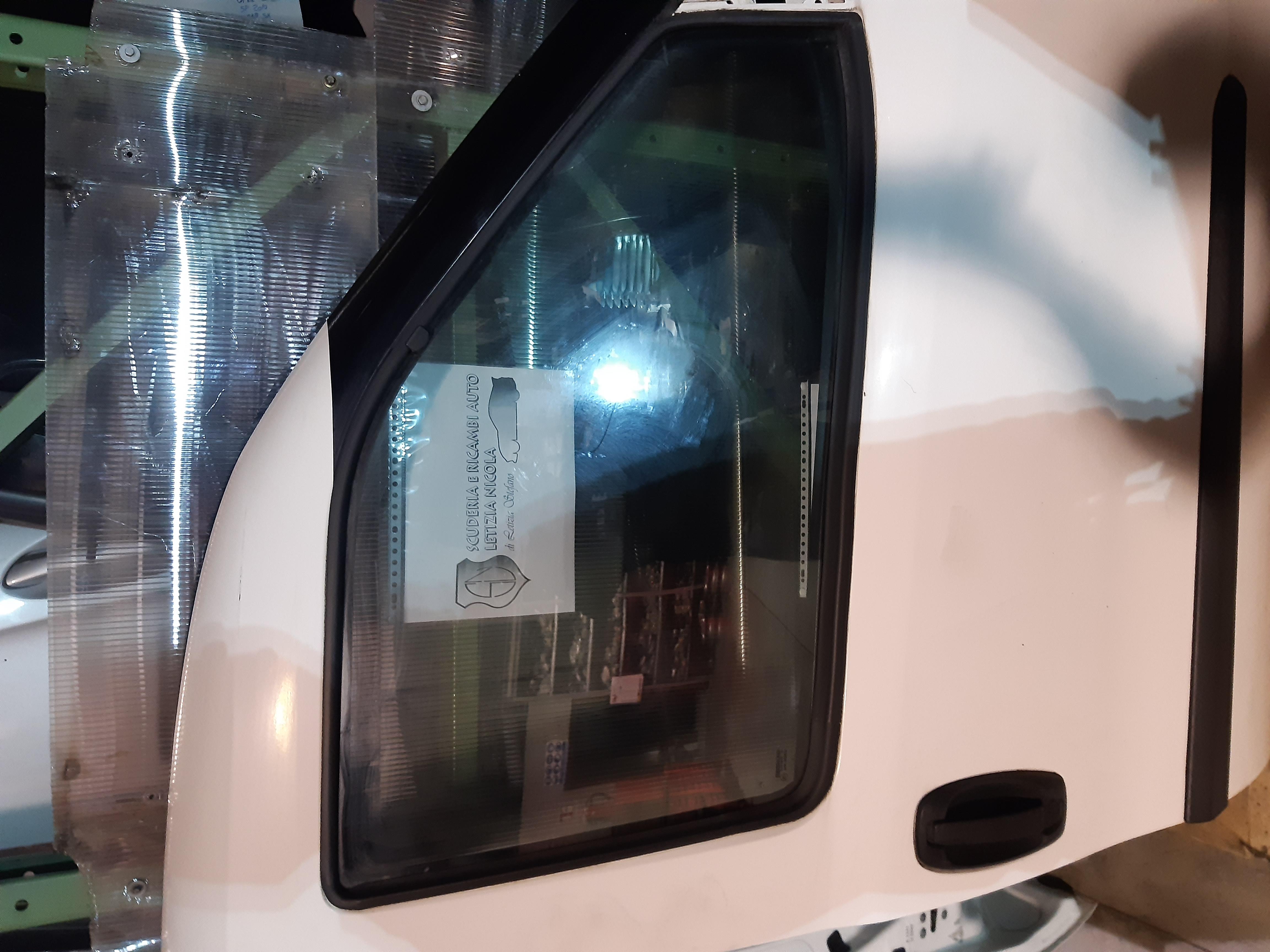 PORTIERA ANTERIORE DESTRA OPEL COMBO 1.4B / METANO 2013 BIANCA