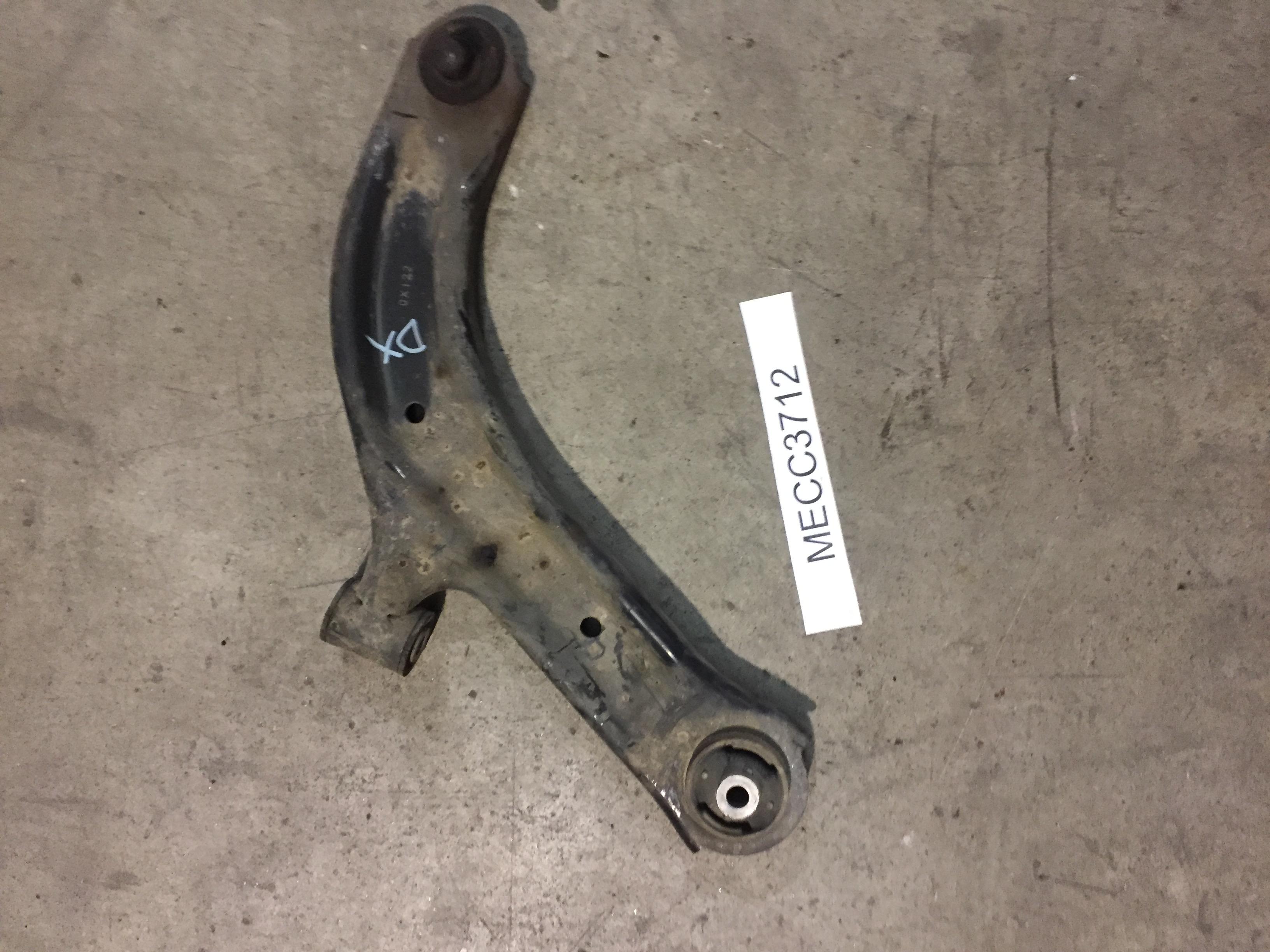 TRAPEZIO ANTERIORE DESTRO NISSAN NV200 1.5 DCI 2014  MECC3712