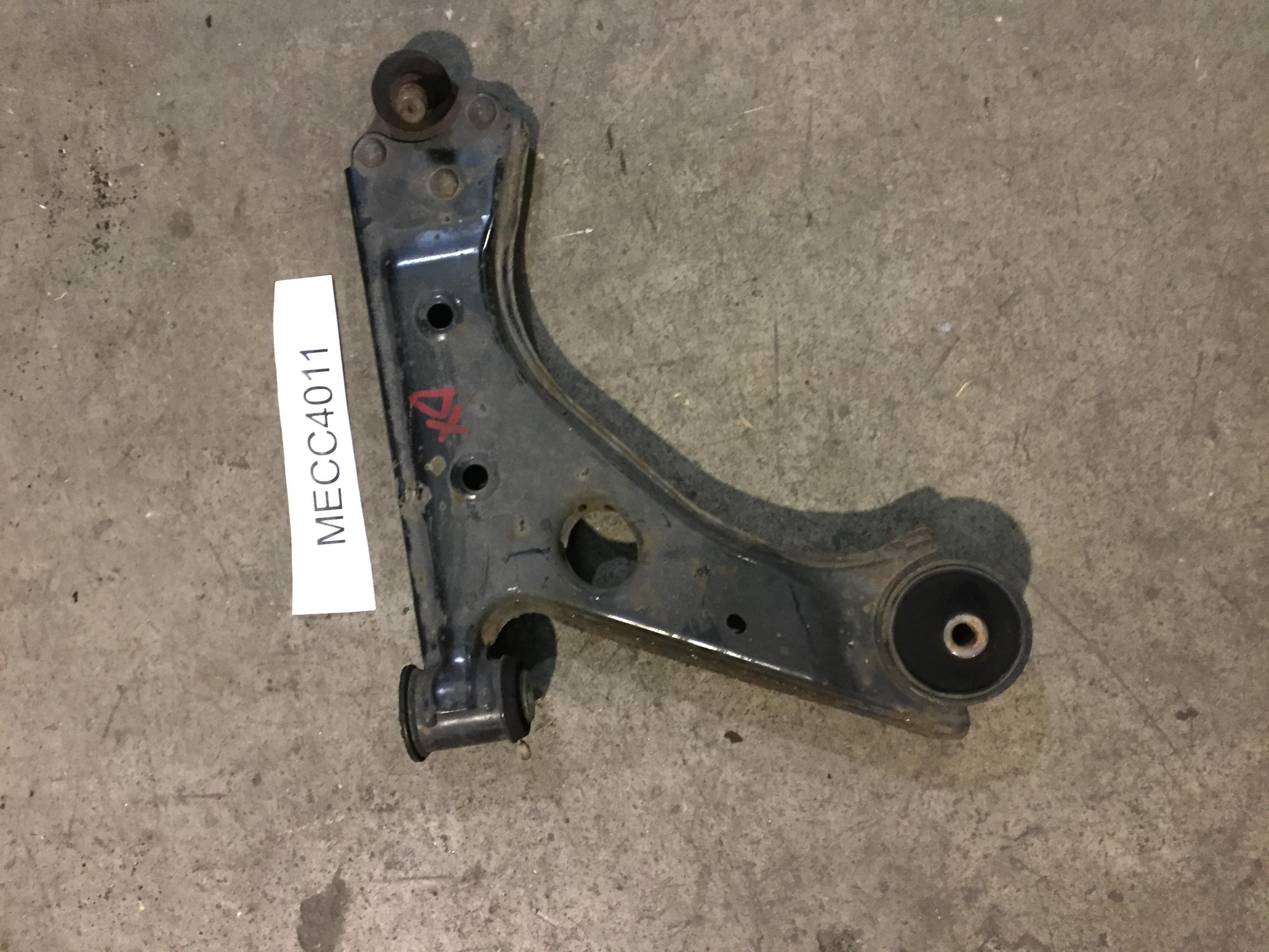 TRAPEZIO ANTERIORE DESTRO OPEL CORSA 1.2B 2010 MECC4011