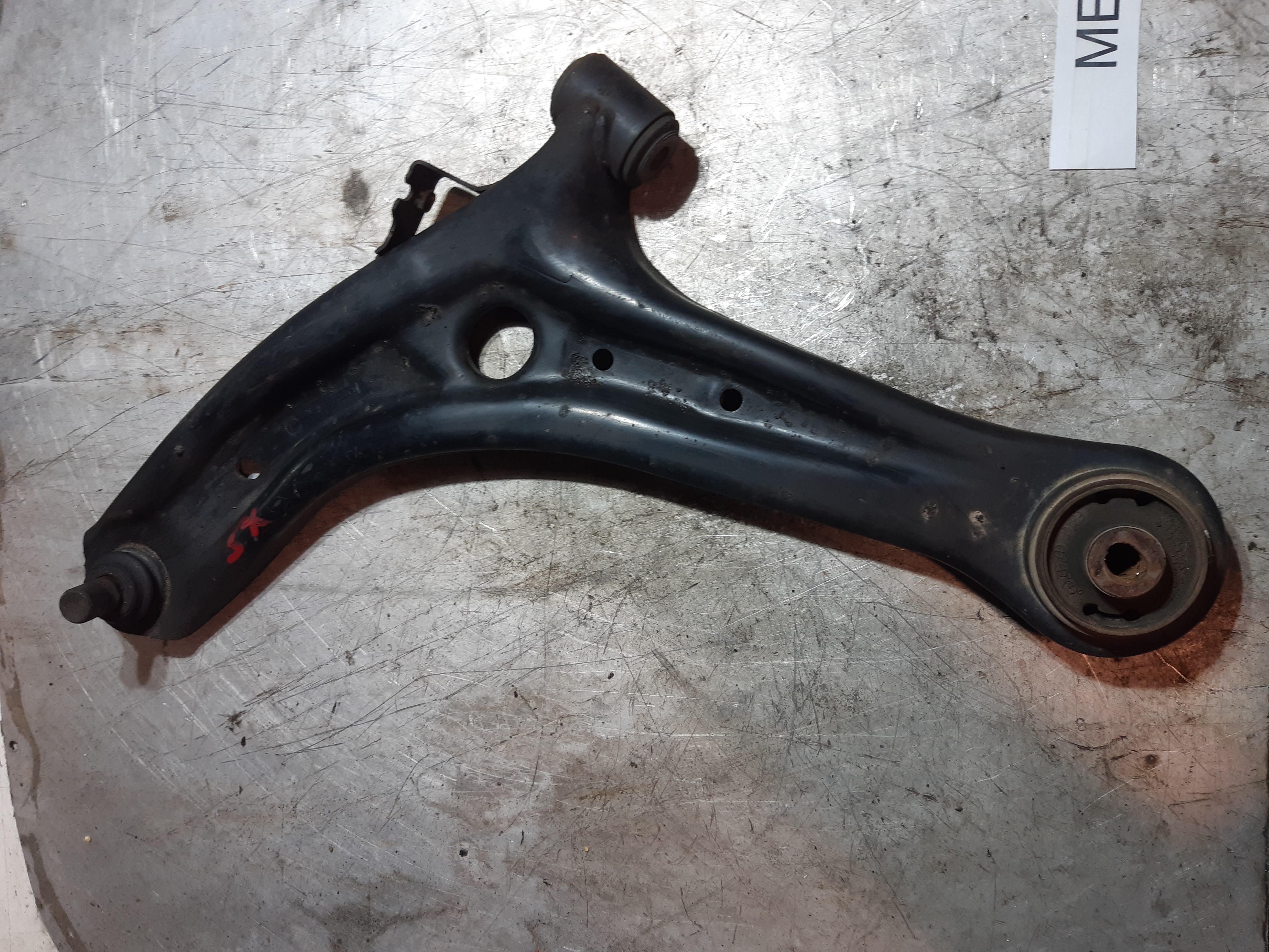 TRAPEZIO ANTERIORE SINISTRO MAZDA 2 1.3B 2007 MECC4086