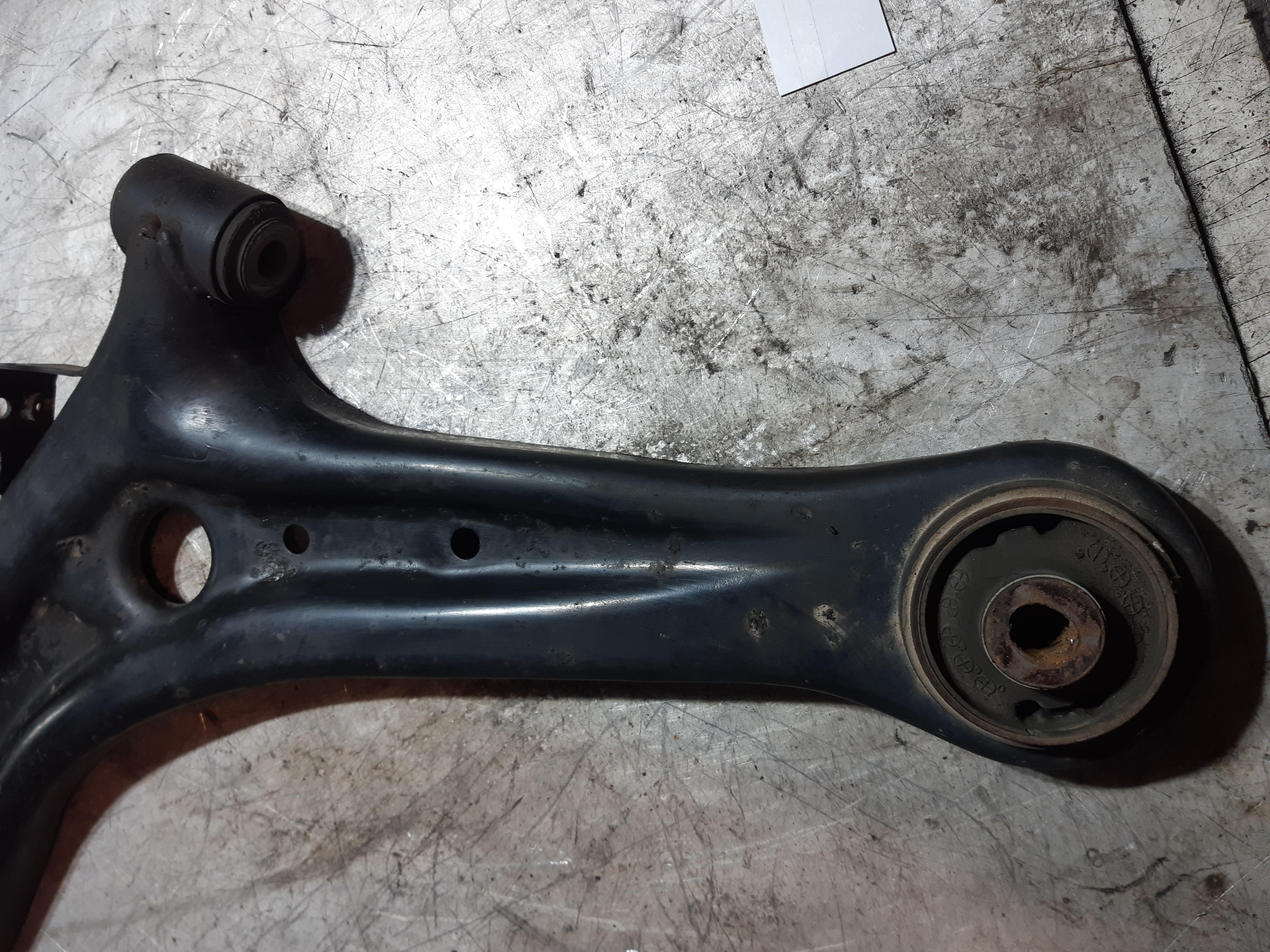 TRAPEZIO ANTERIORE SINISTRO MAZDA 2 1.3B 2007 MECC4086