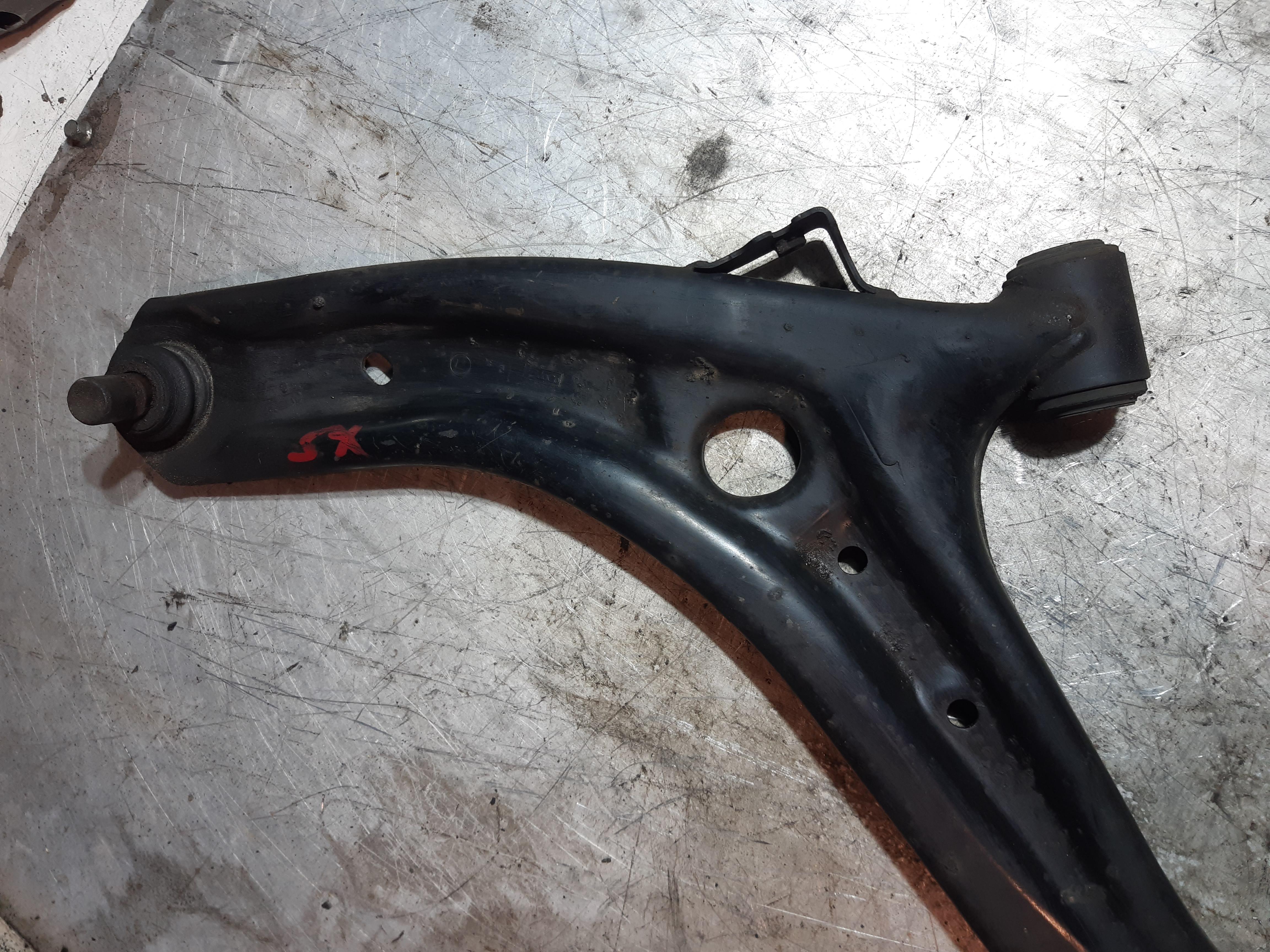 TRAPEZIO ANTERIORE SINISTRO MAZDA 2 1.3B 2007 MECC4086