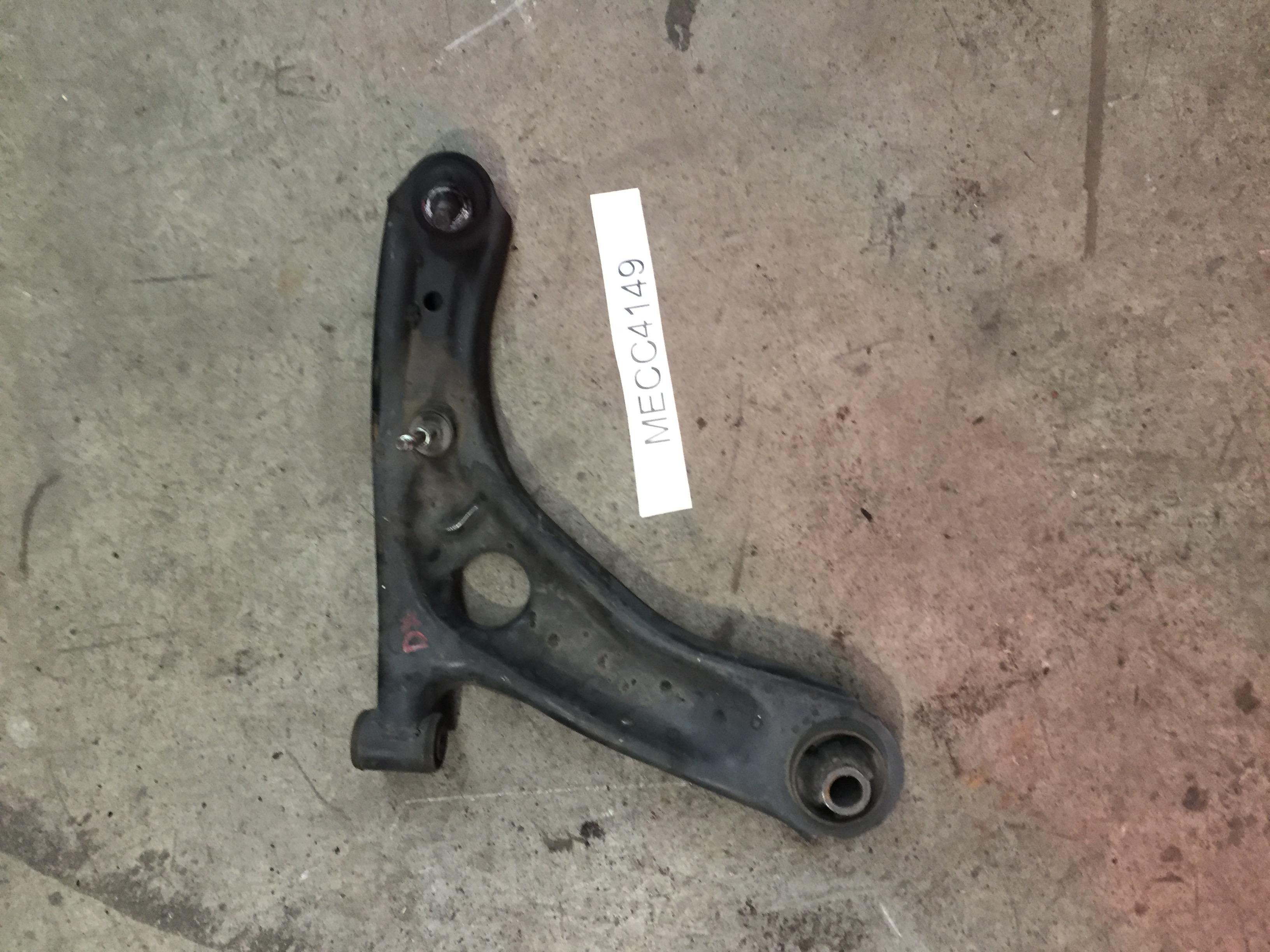 TRAPEZIO ANTERIORE DESTRO  TOYOTA AYGO 1.0B 2006 MECC4149