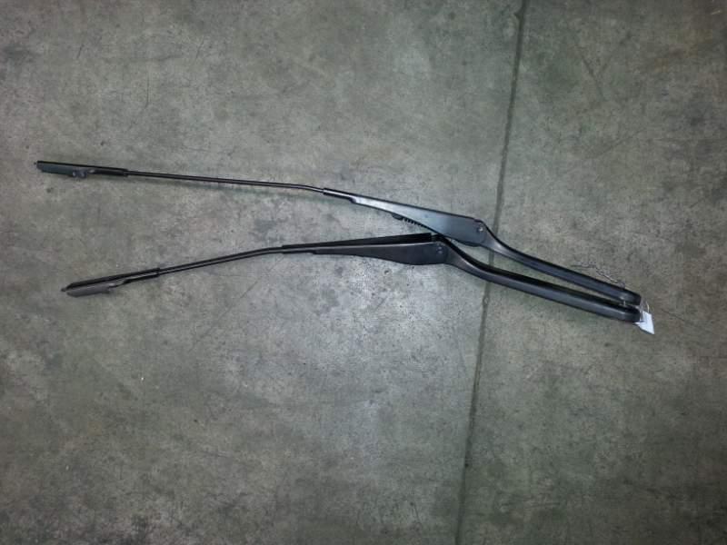 Braccetti tergicristalli anteriori BMW 320 2008