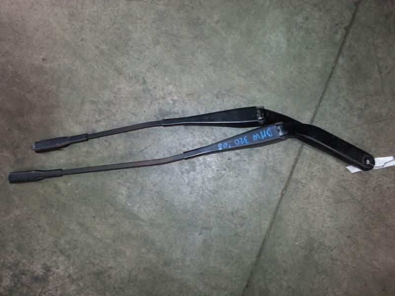 Braccetti tergicristalli anteriori BMW 320 2008