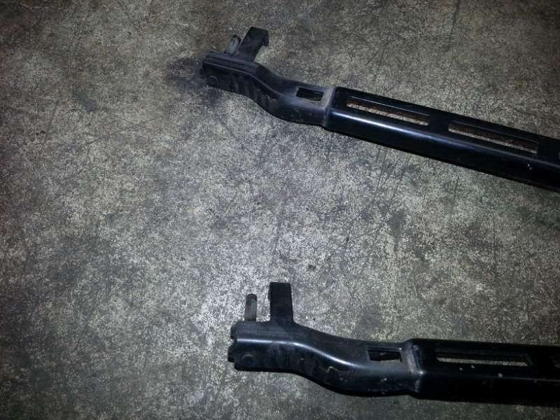 Coppia bracci per spazzole tergicristallo bmw 330 ci cabrio 2010