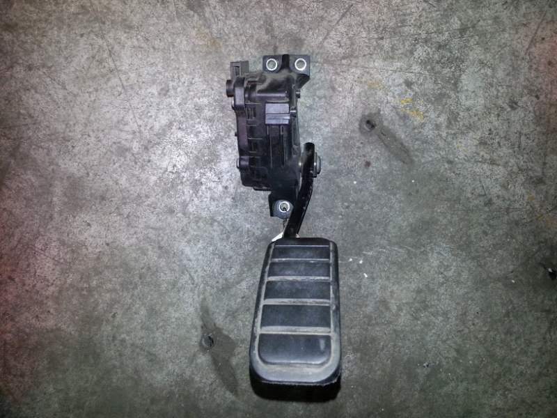 Pedale acceleratore usato per Renault master 2.5 dci 2007