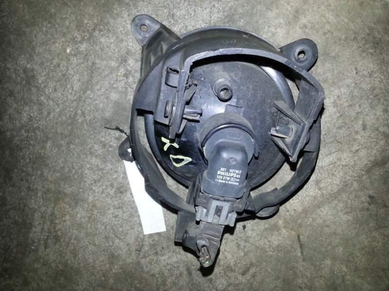 Faro fendinebbia anteriore dx per kia carens2.0 TD del 2006