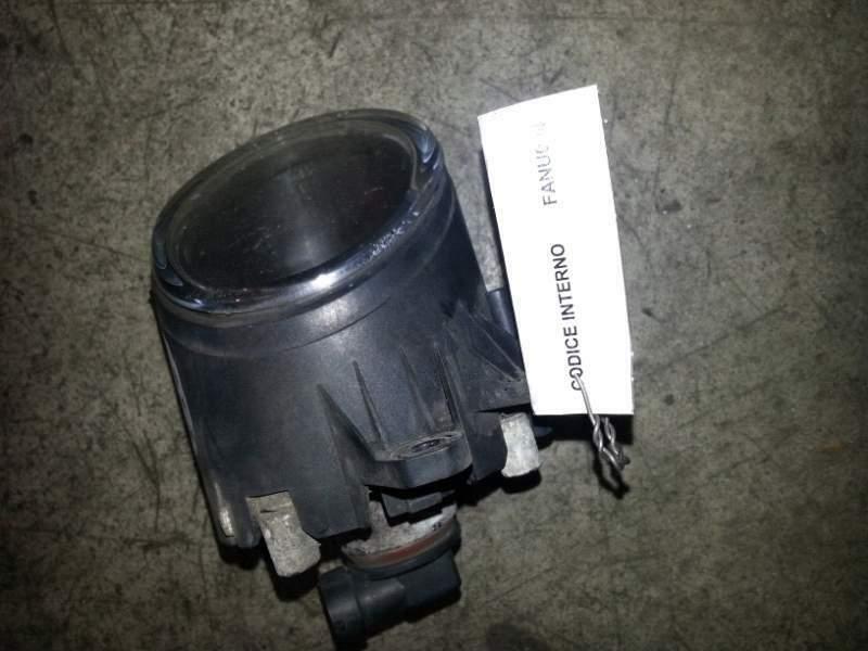 Faro fendinebbia ant dx per Audi A4 2.0 benz del 2004