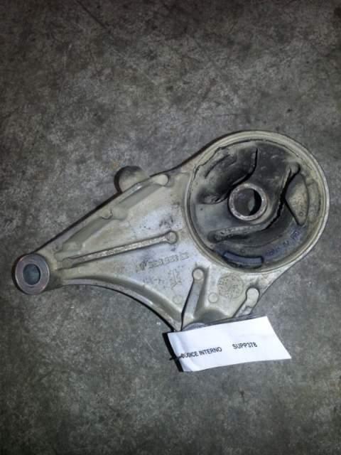 Supporto motore per Opel Astra 1.7 cdti del 2010