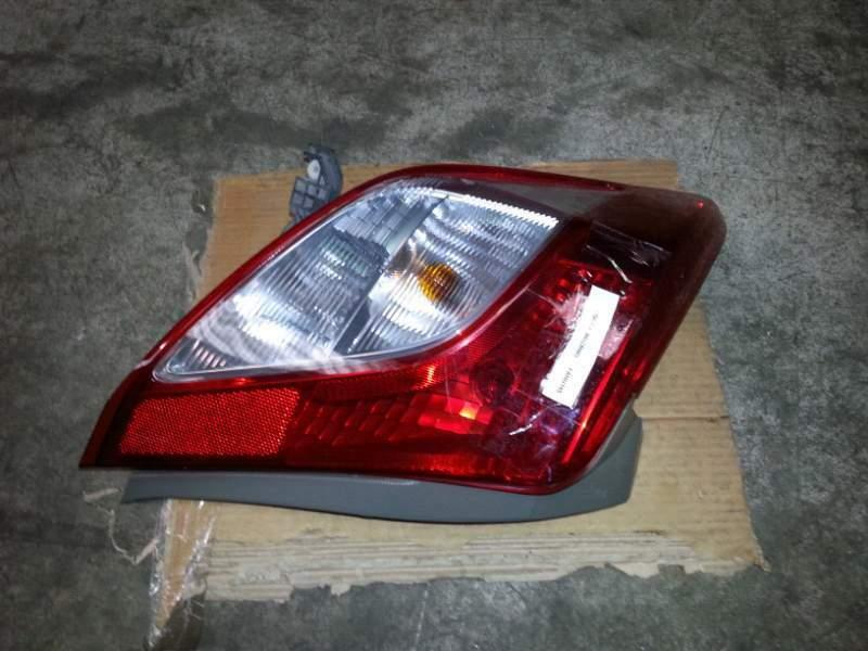 Fanale post sx per toyota yaris 1.0 benz 5p del 2014